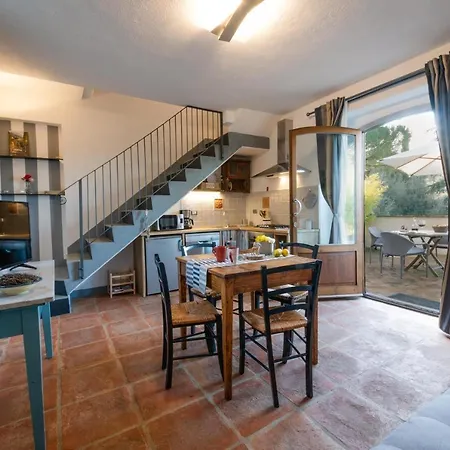 Giulio Apartment
